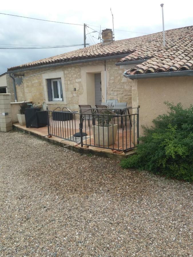 Gite Les Deux Meules Sainte-Colombe  エクステリア 写真